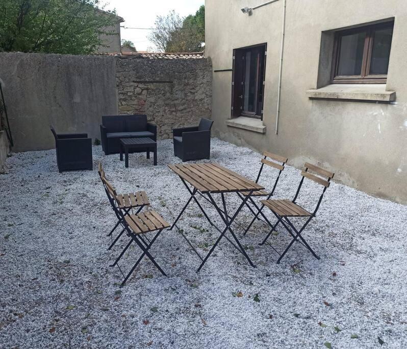 Superbe Appt Avec Cour Et Parking Gratuit A 5Min De La Cite Medievale Carcassonne Exterior foto
